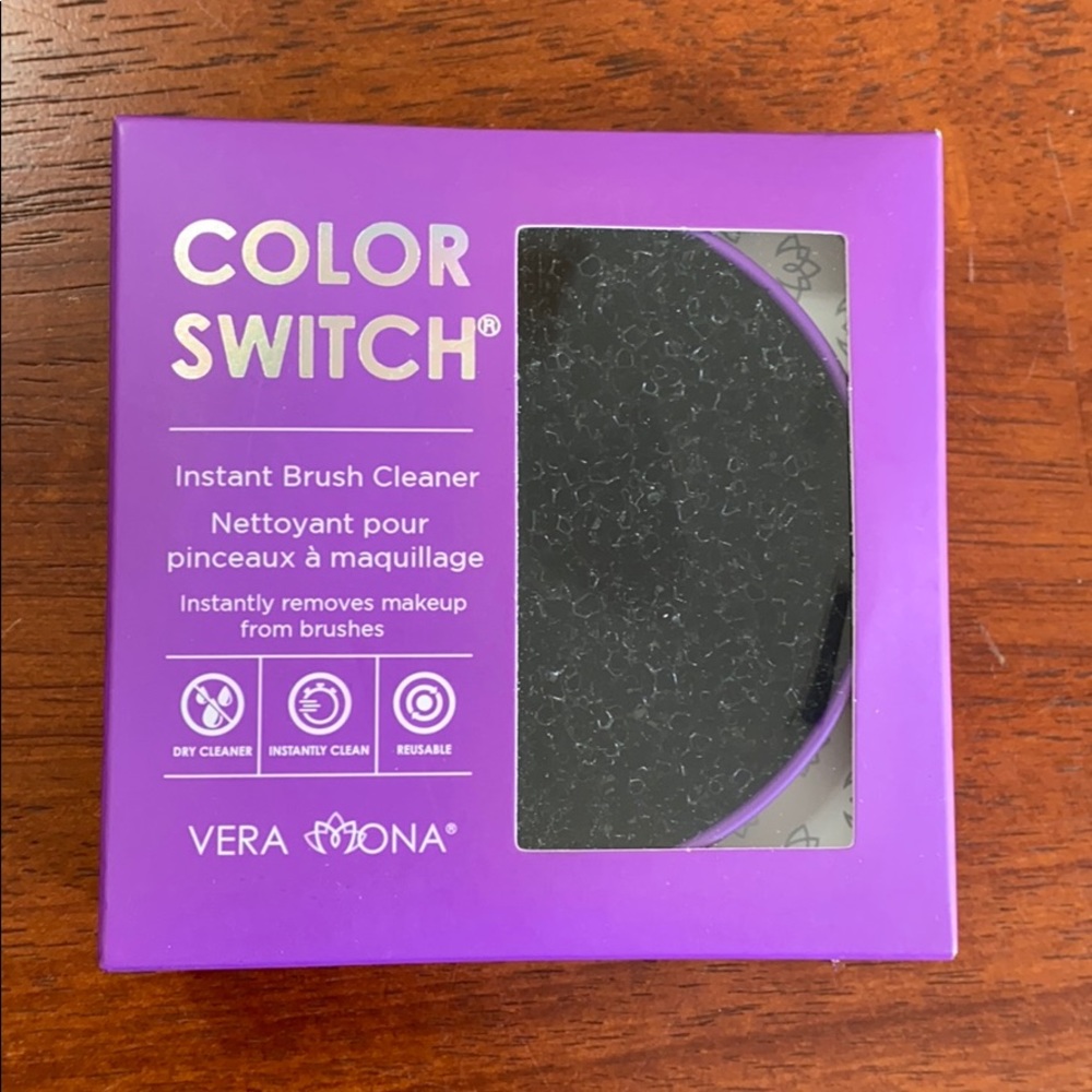 Color switch instant brush cleaner by Vera Mona